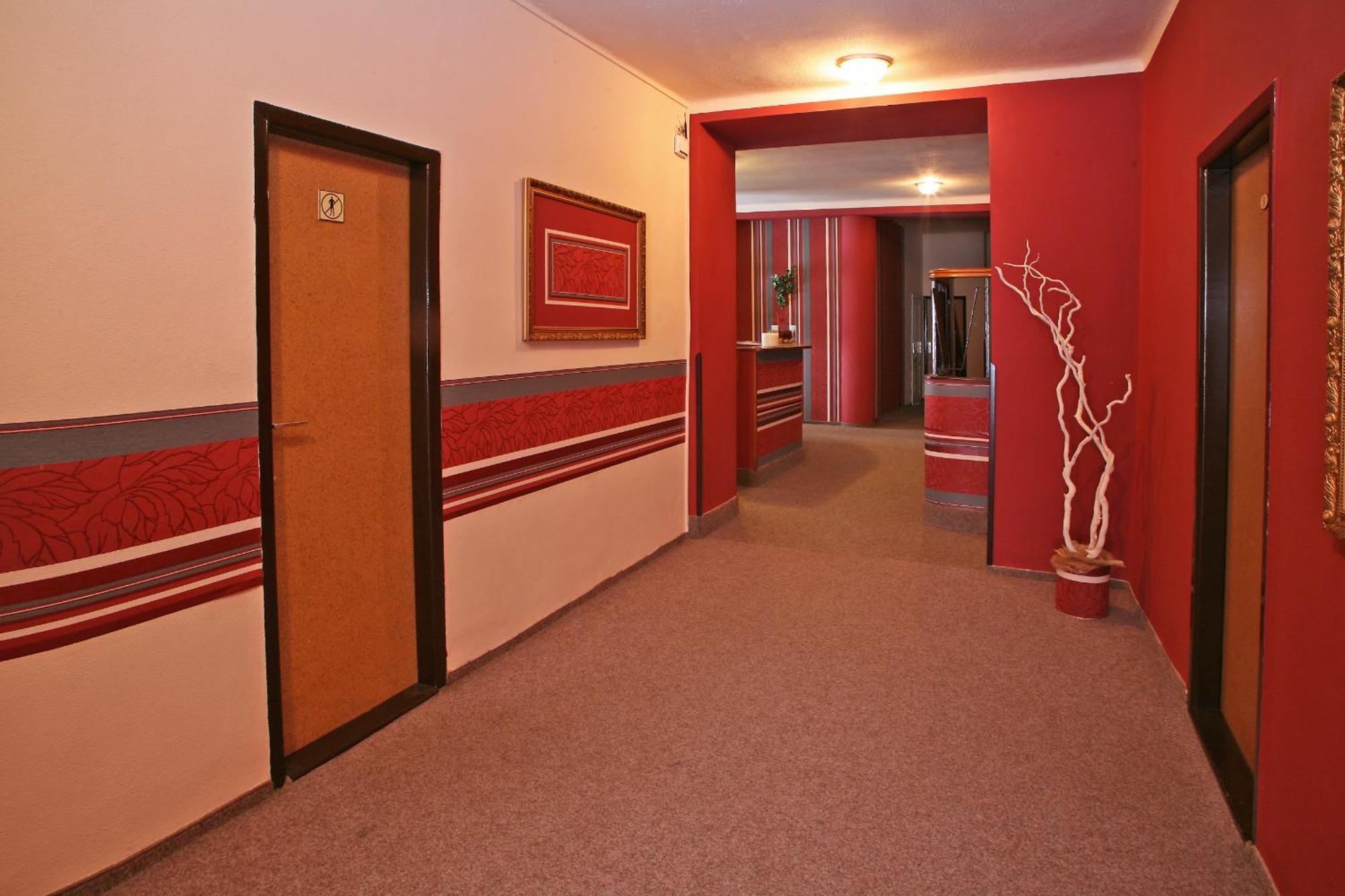 Hotel Zlaty Jelen Horažďovice Kültér fotó