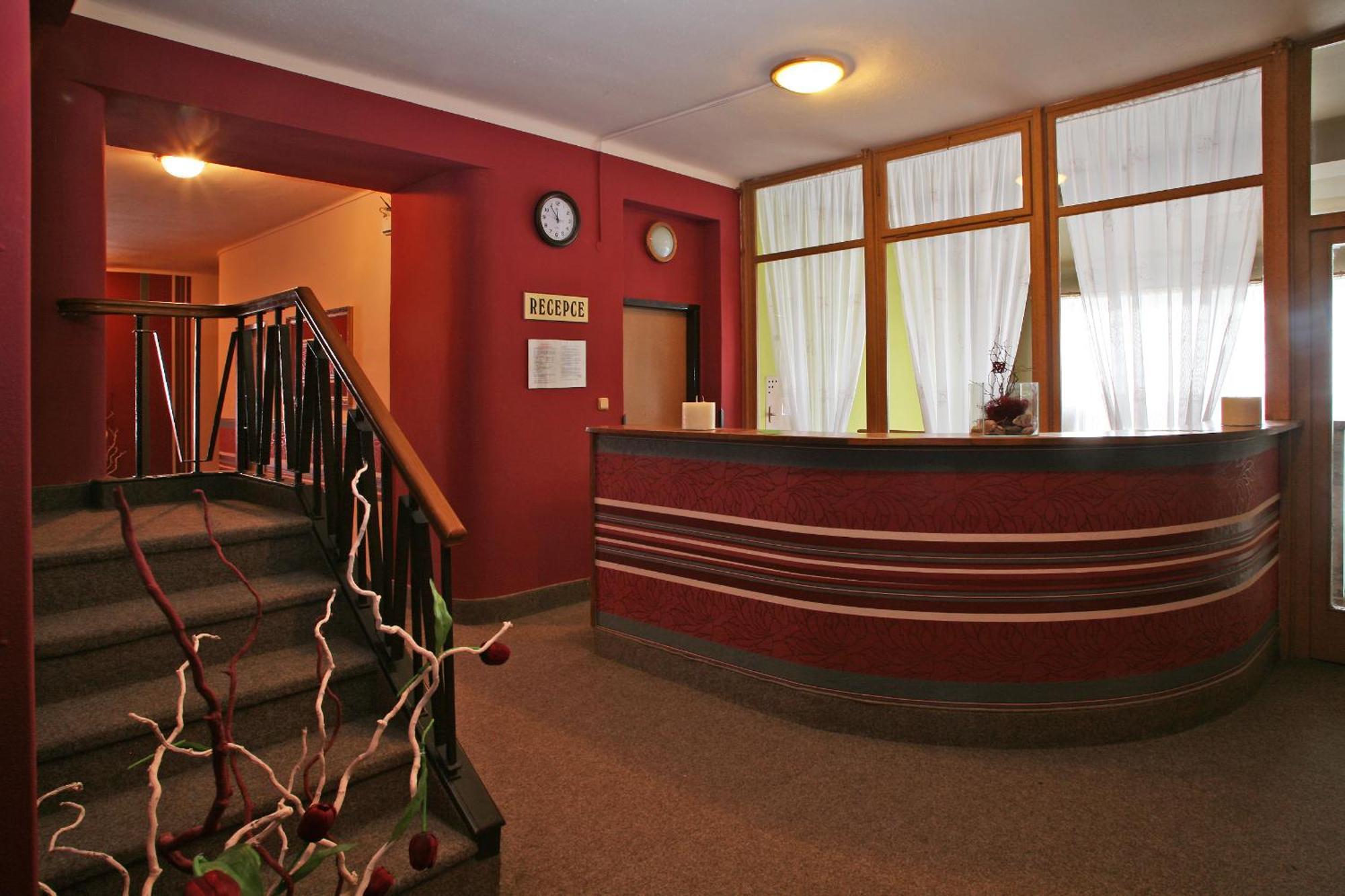 Hotel Zlaty Jelen Horažďovice Kültér fotó